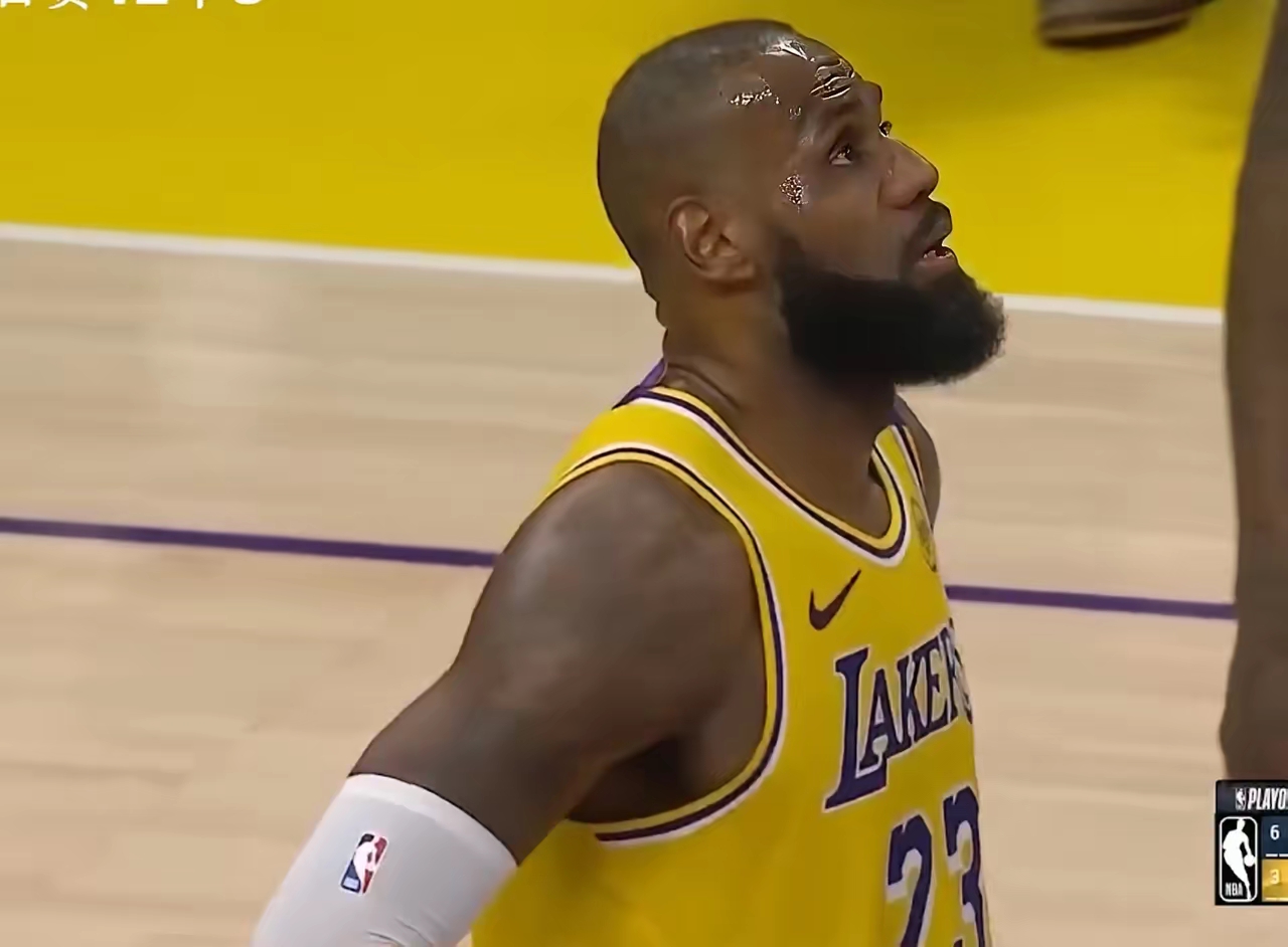 詹姆斯在TES比赛中爆冷，连败引发热议！的简单介绍