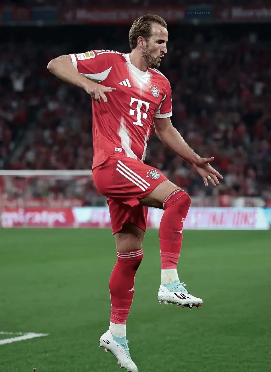 关于西甲今夜走向成谜，拜仁慕尼黑战术微调，媒体盛赞，赛季目标并未改变的信息